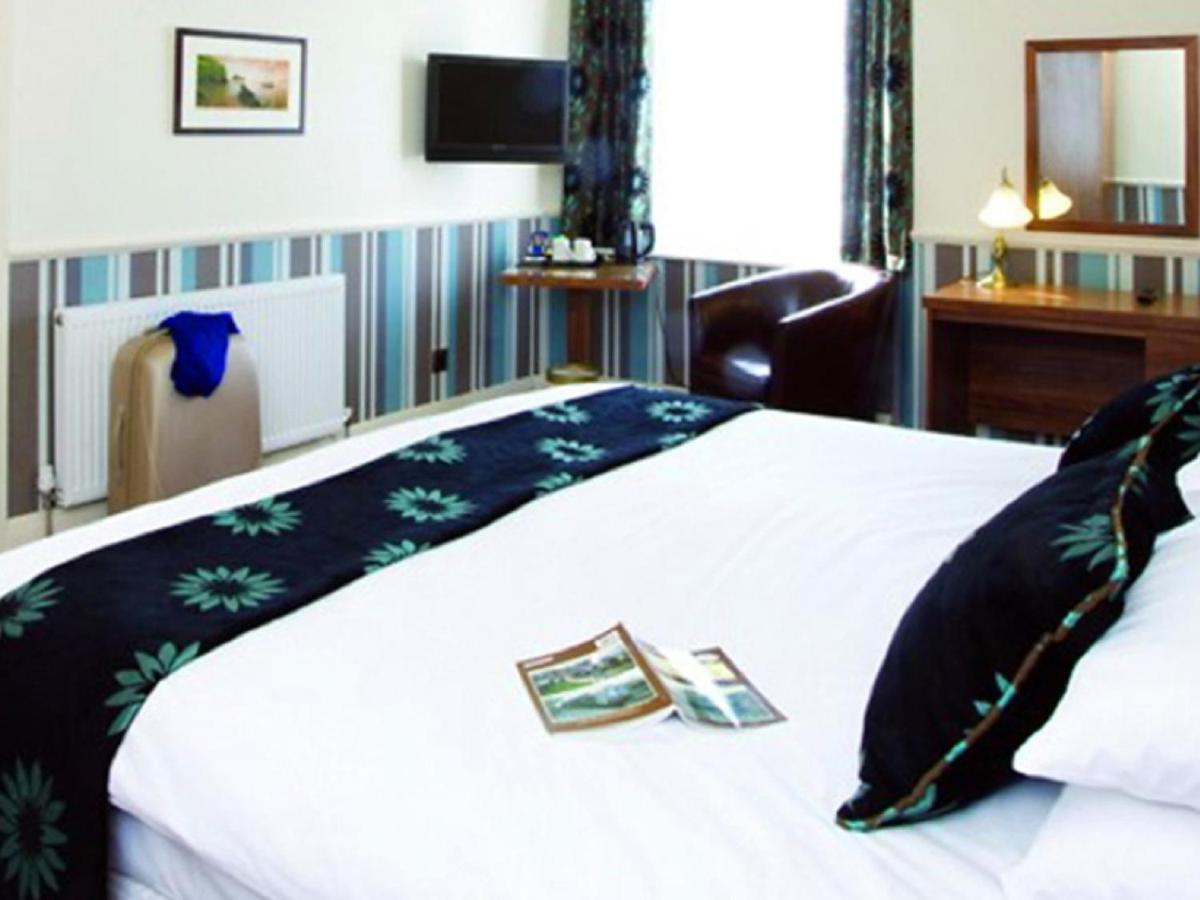The Railway Inn Galmpton Esterno foto