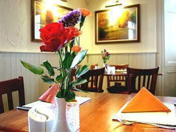 The Railway Inn Galmpton Esterno foto