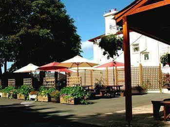 The Railway Inn Galmpton Esterno foto