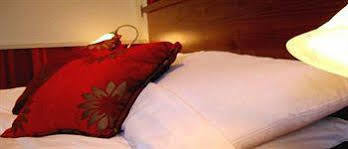The Railway Inn Galmpton Esterno foto